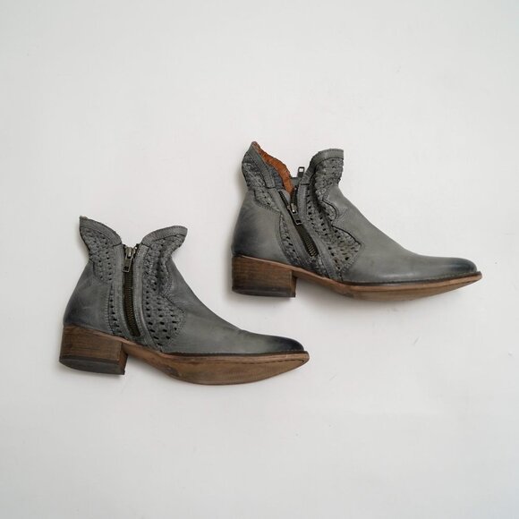 Seychelles "Flip a Coin" Ankle Boot - Picture 2 of 9